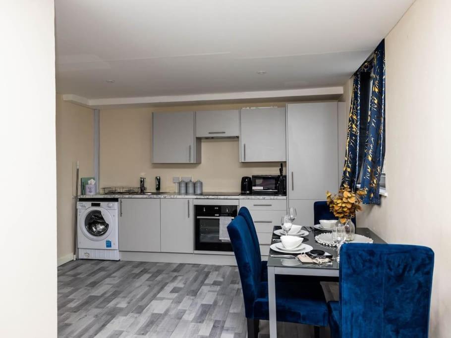 1 Bedroom-Sofabed-Worktable-4-Wifi-Parking London Bagian luar foto